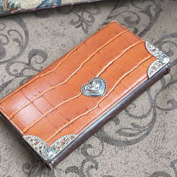 Handcrafted Leather Handbag & Wallet - Picture 9 of 17